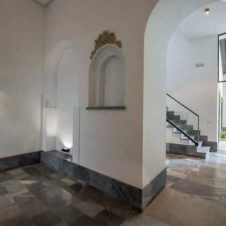 Ry Aparcamiento Incluido Junto A Catedral Ideal Parejas Seville Ngoại thất bức ảnh