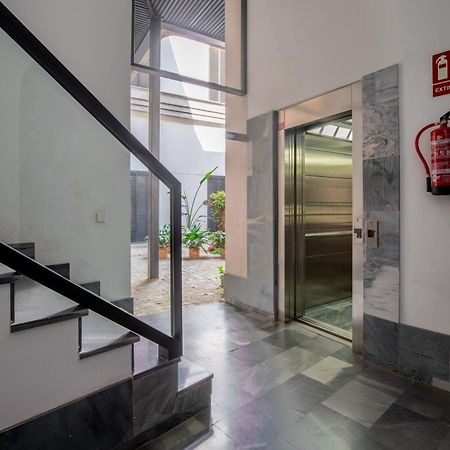 Ry Aparcamiento Incluido Junto A Catedral Ideal Parejas Seville Ngoại thất bức ảnh