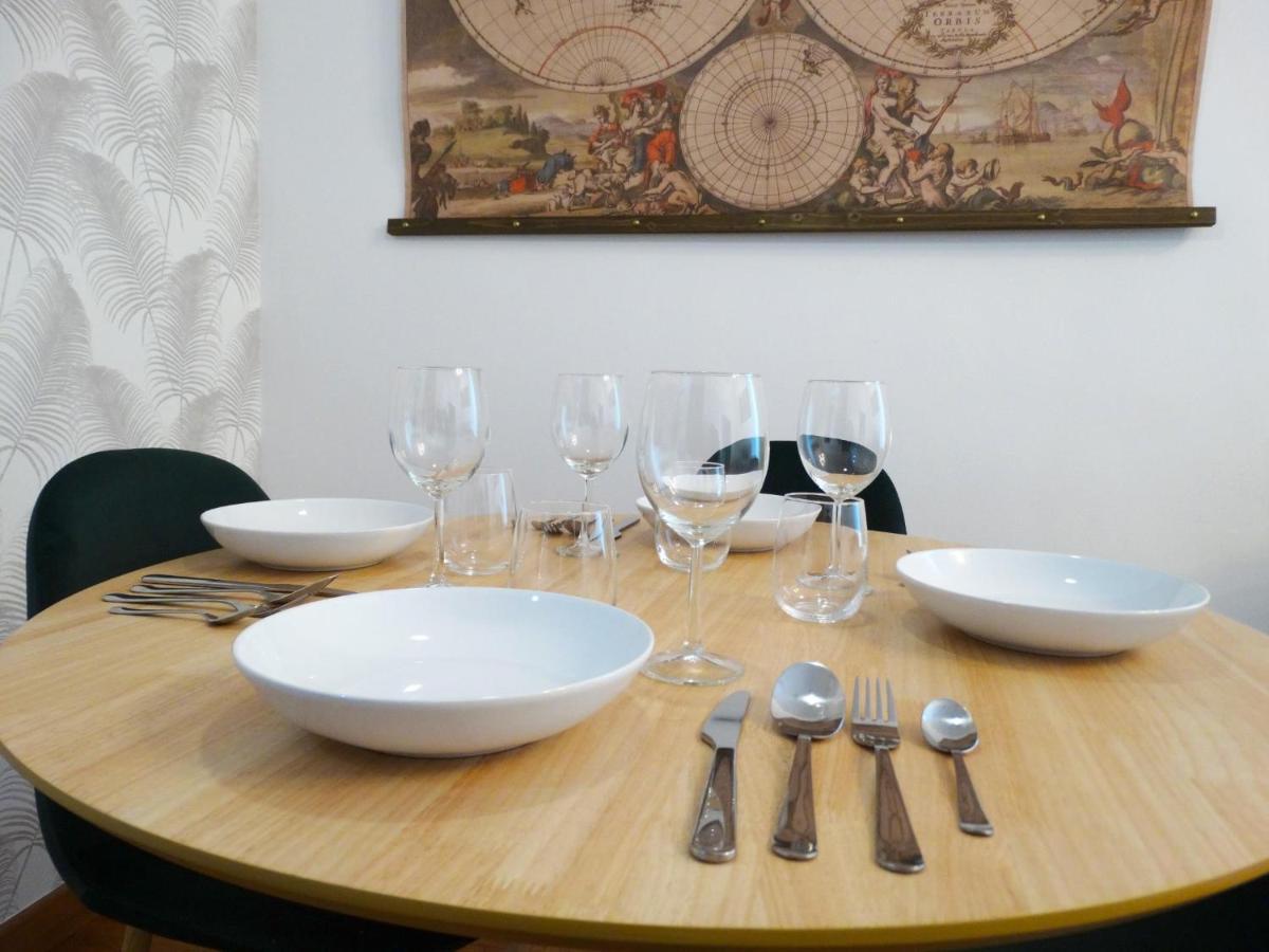 Ry Aparcamiento Incluido Junto A Catedral Ideal Parejas Seville Ngoại thất bức ảnh