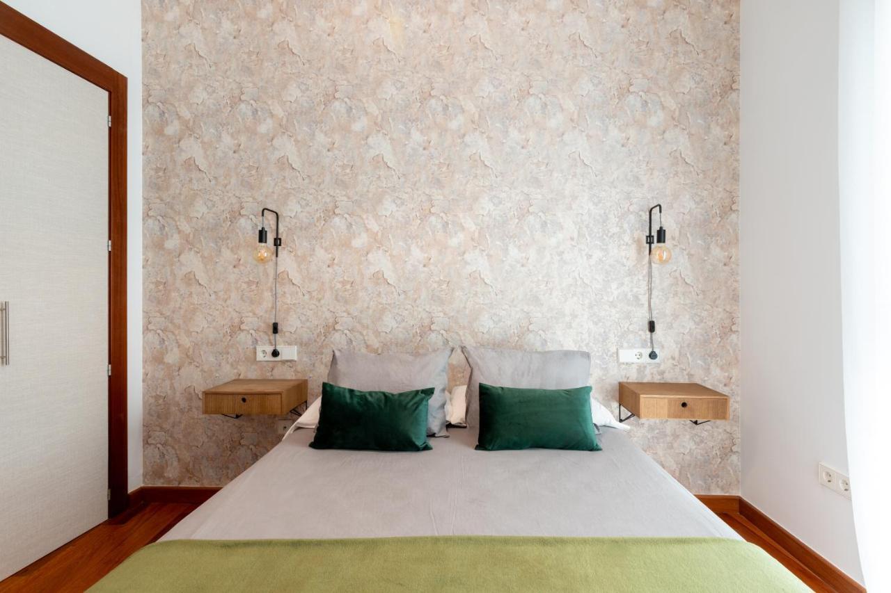 Ry Aparcamiento Incluido Junto A Catedral Ideal Parejas Seville Ngoại thất bức ảnh