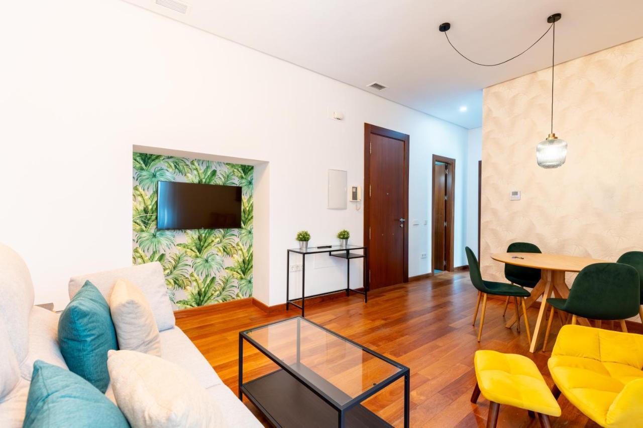 Ry Aparcamiento Incluido Junto A Catedral Ideal Parejas Seville Ngoại thất bức ảnh