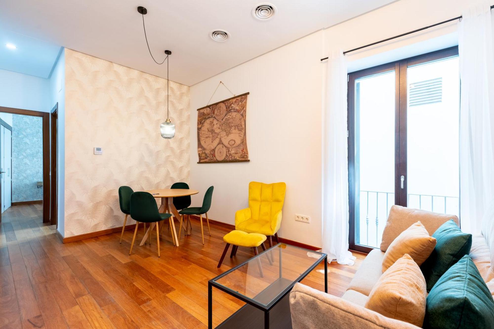 Ry Aparcamiento Incluido Junto A Catedral Ideal Parejas Seville Ngoại thất bức ảnh
