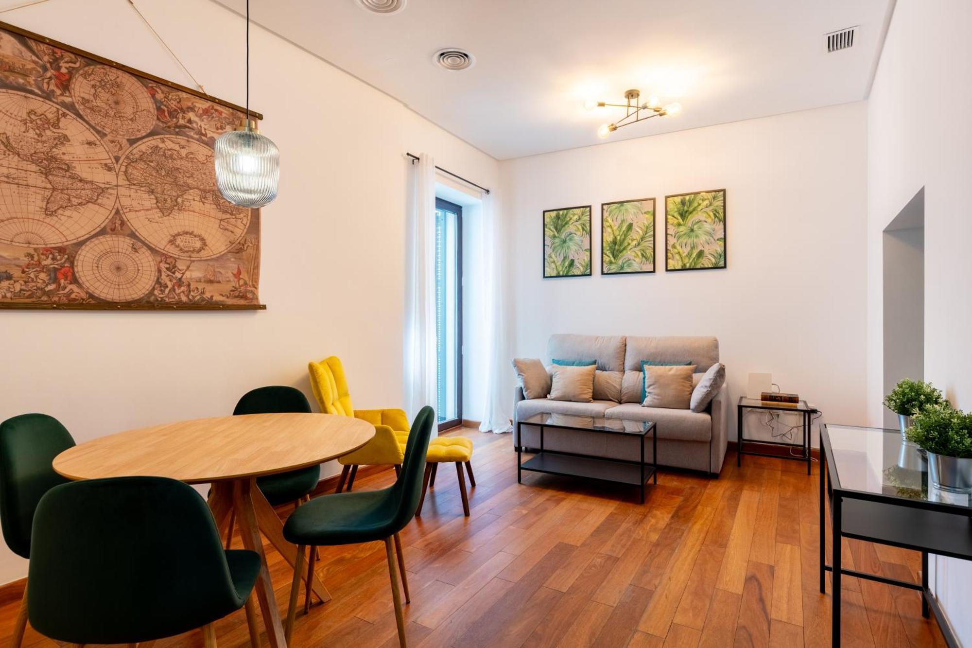 Ry Aparcamiento Incluido Junto A Catedral Ideal Parejas Seville Ngoại thất bức ảnh